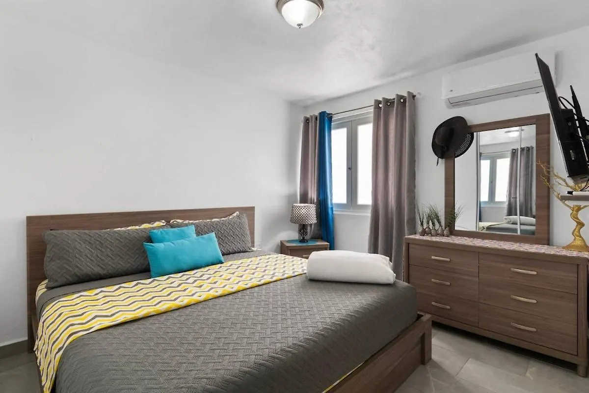 Family Home 4 Bedroom Near To The Airport Pool 卡罗莱纳 公寓