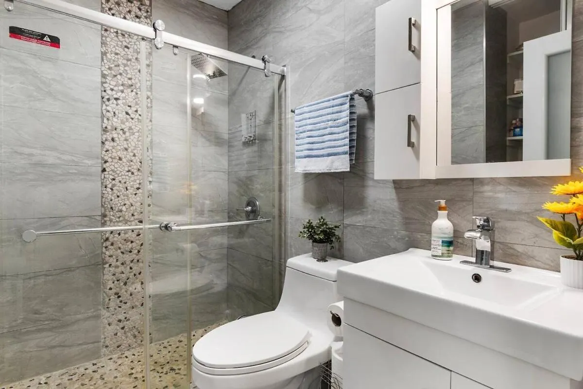 Family Home 4 Bedroom Near To The Airport Pool 卡罗莱纳 0*,  波多黎各