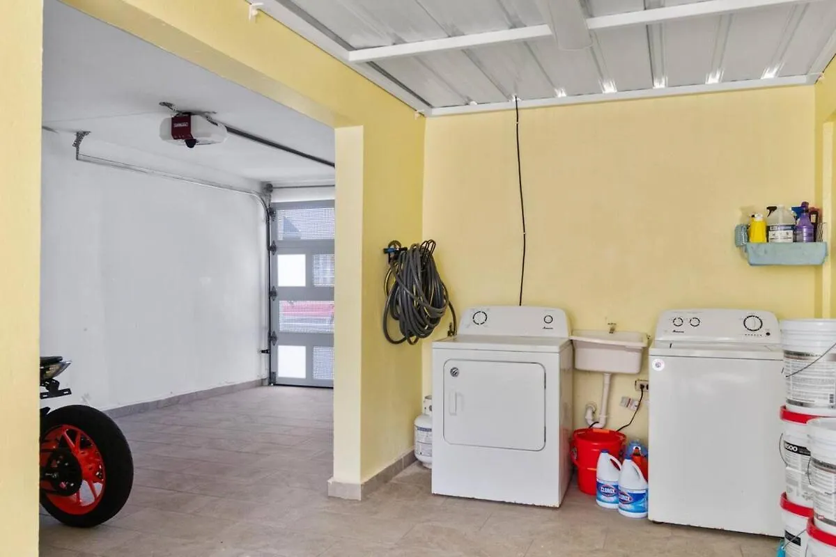 아파트 Family Home 4 Bedroom Near To The Airport Pool 캐롤라이나