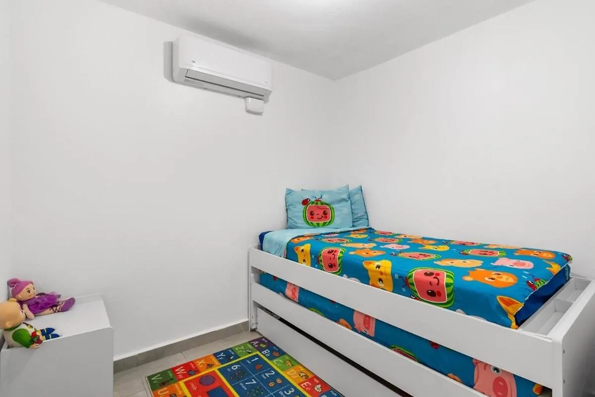 Family Home 4 Bedroom Near To The Airport Pool 캐롤라이나 0*,
