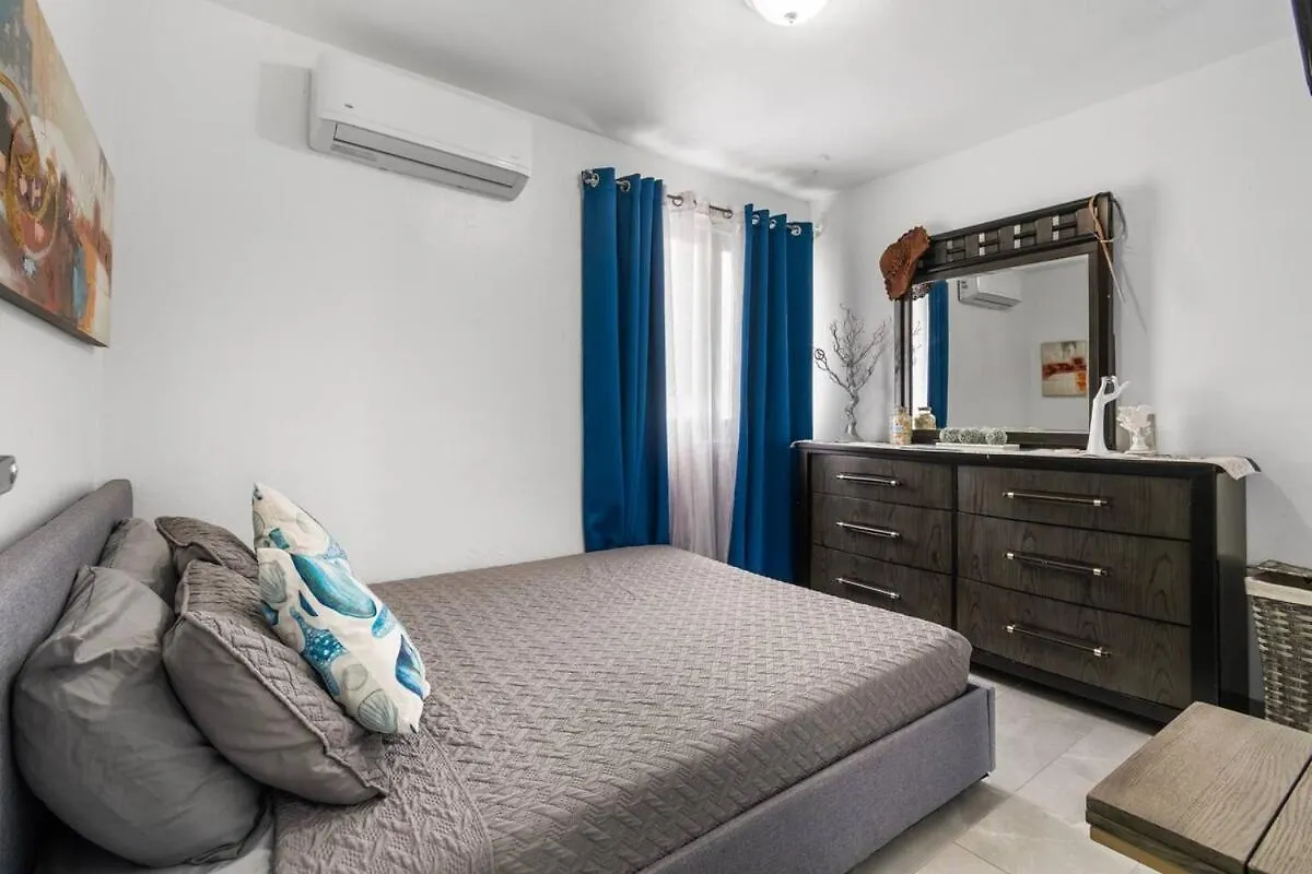 Family Home 4 Bedroom Near To The Airport Pool 캐롤라이나 아파트