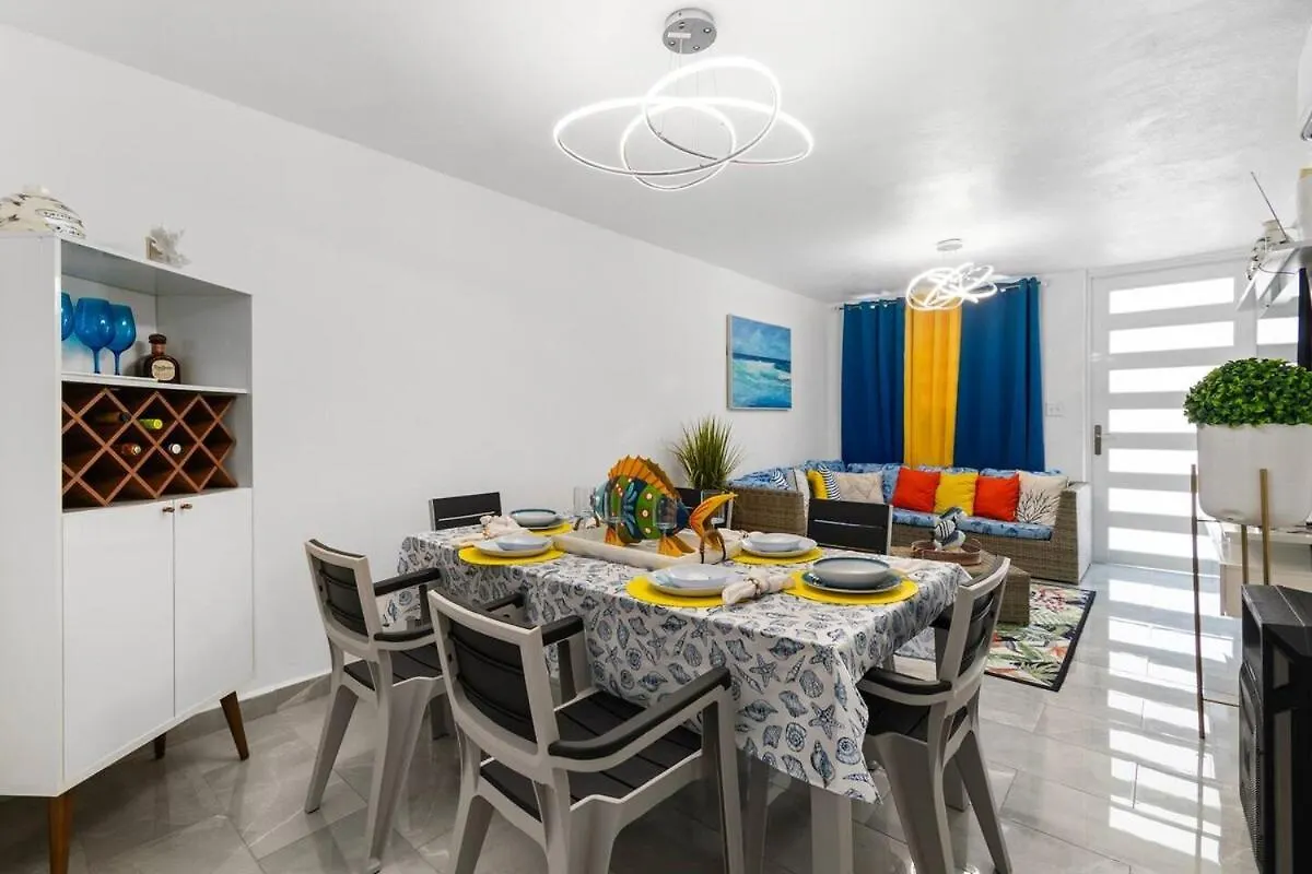 아파트 Family Home 4 Bedroom Near To The Airport Pool 캐롤라이나