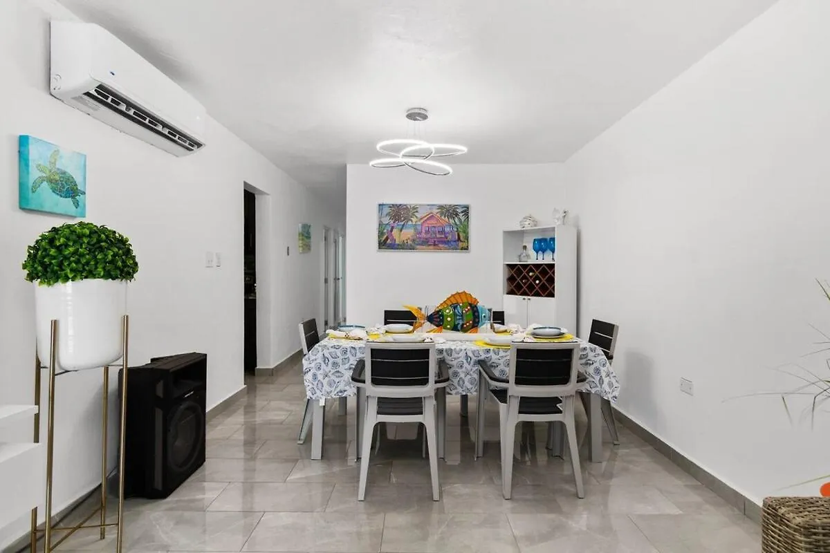 Family Home 4 Bedroom Near To The Airport Pool 캐롤라이나 아파트