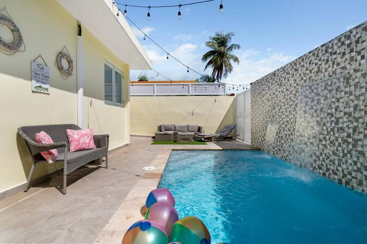 Family Home 4 Bedroom Near To The Airport Pool 캐롤라이나