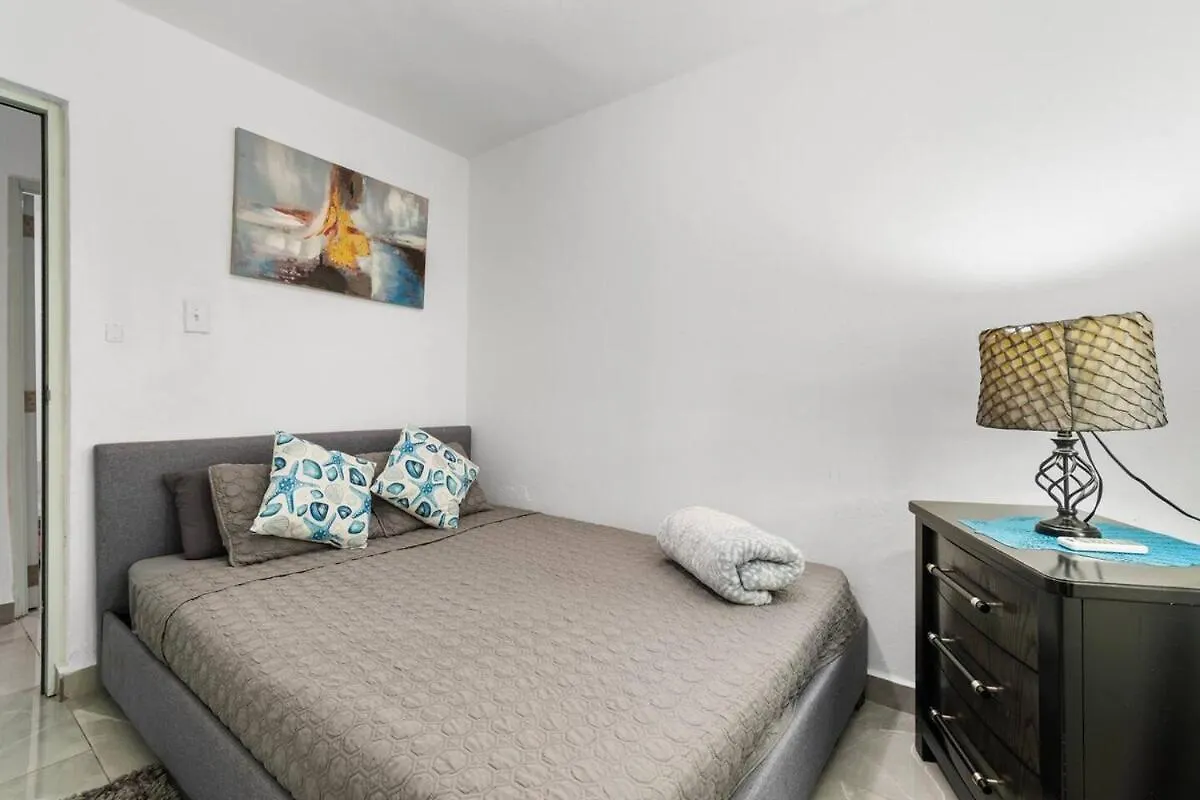 Family Home 4 Bedroom Near To The Airport Pool 캐롤라이나 아파트